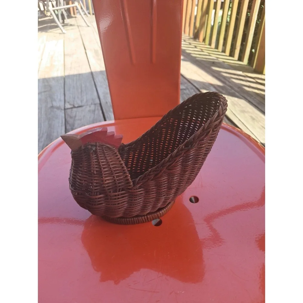 Vintage Chicken Rattan Wicker Egg Basket, Trinket Storage Brown Rooster Hen C4